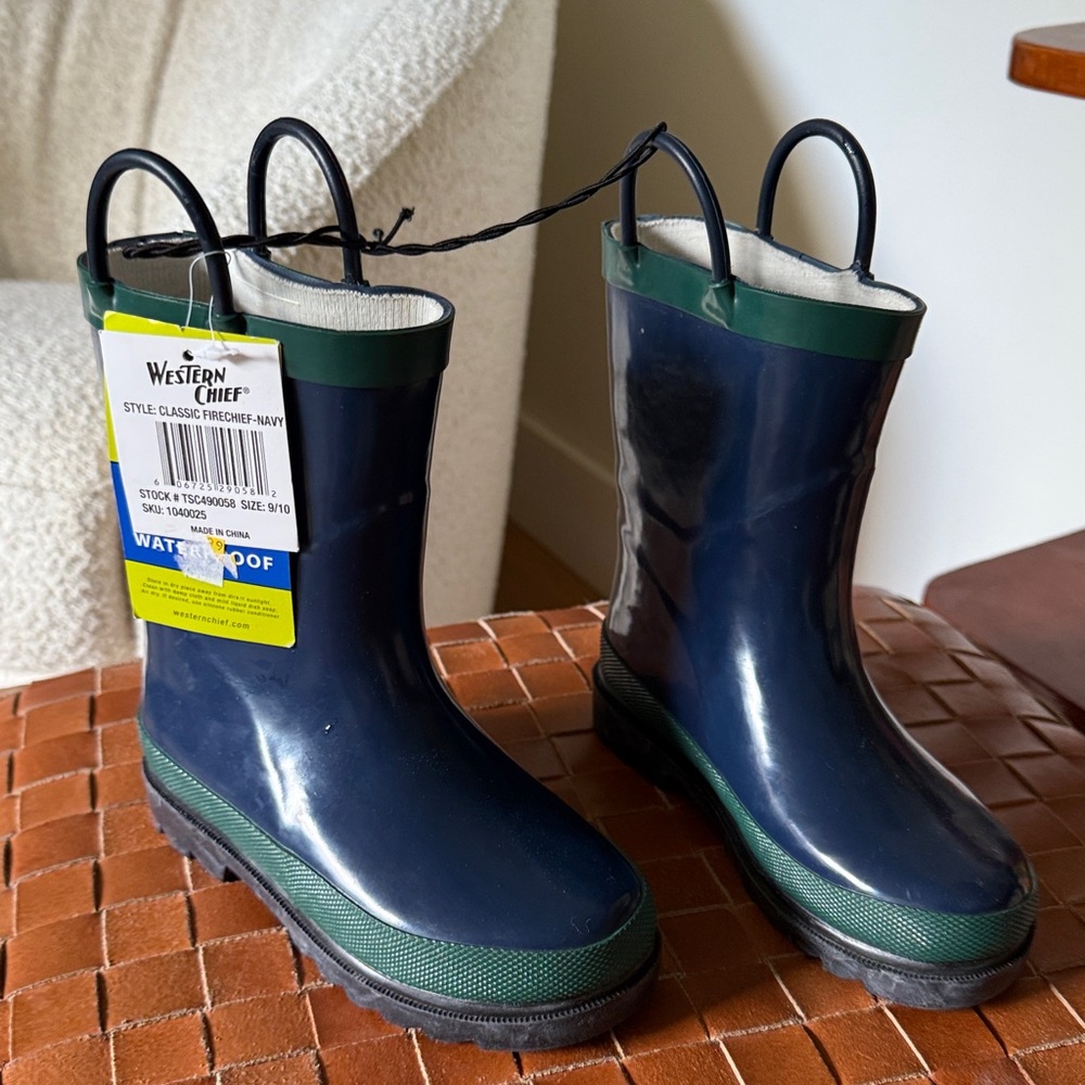 NWT Western Chief Blue and Green Kids' Rain Boots 9/10 boys